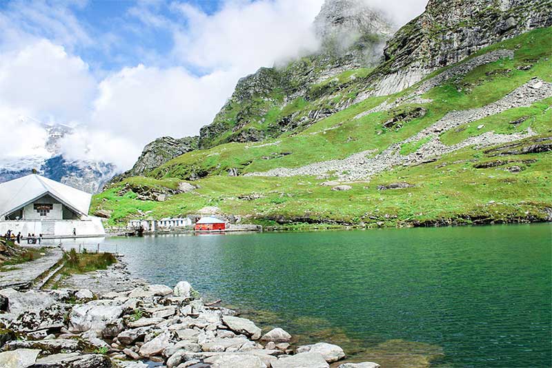 best time to visit valley of flowers and hemkund sahib
