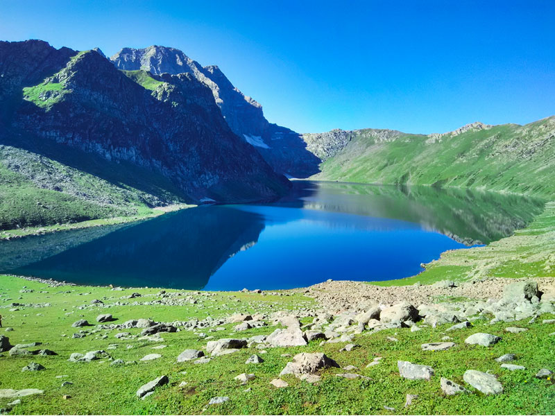 trekking in Himalayas